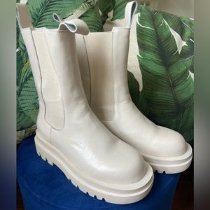 Nude leather Chelsea boot. (Bottega vibe) size 7.5